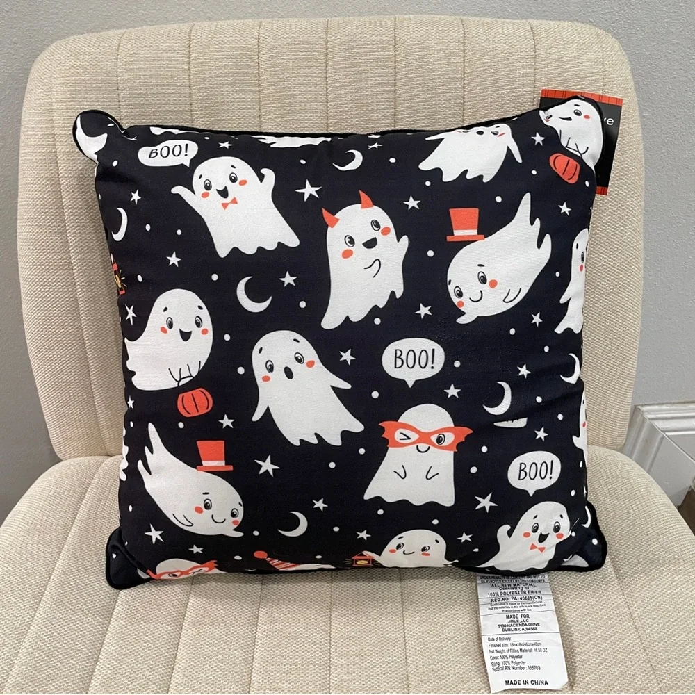 NEW Halloween Town‎ Ghost Print Decorative Throw Pillow Black White Orange 18x18